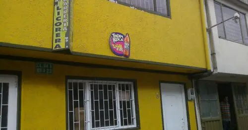 LICORERA Y CIGARRERIA CALLE 84A CON 89A LICORERA Y CIGARRERIA CALLE 84A CON 89A